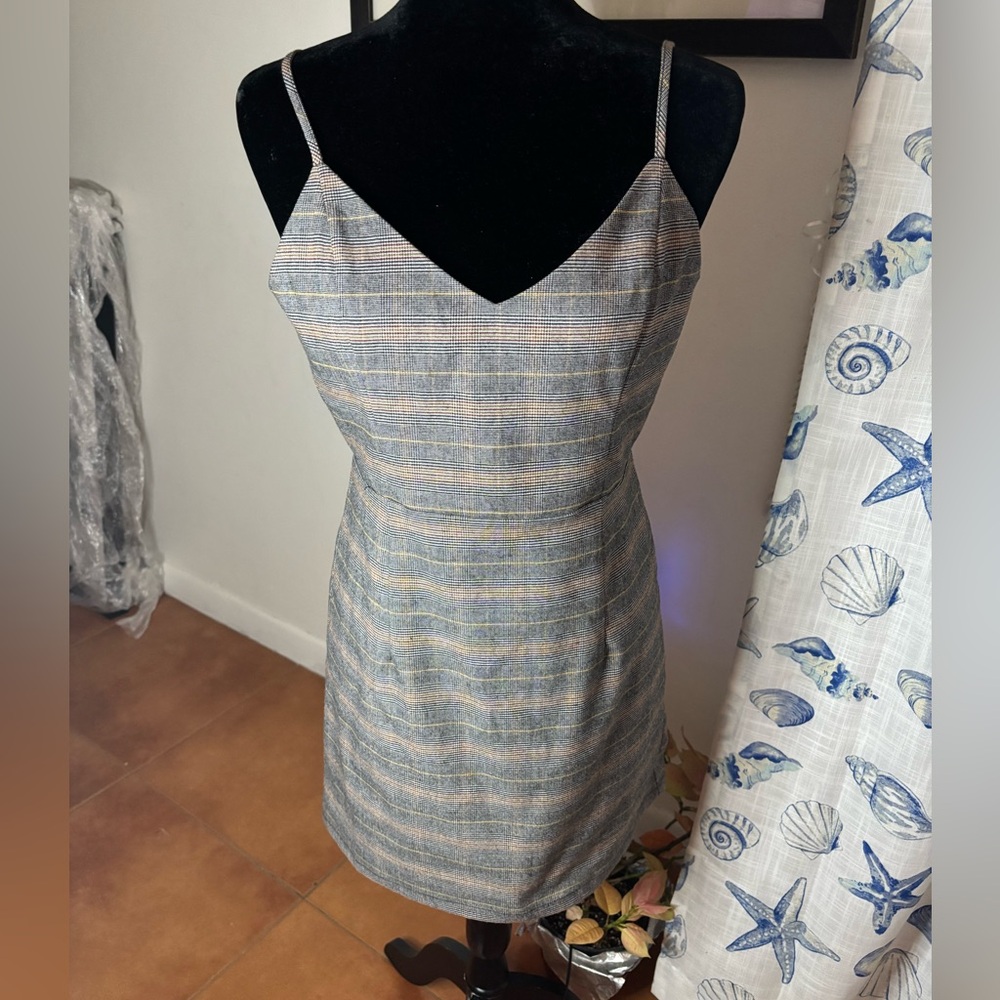 Forever 21 sheath dress, sleeveless, V neck, spaghetti straps, long zipper GREAT